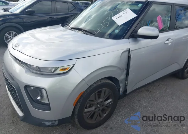 KNDJ23AU9M7796679: 44522937