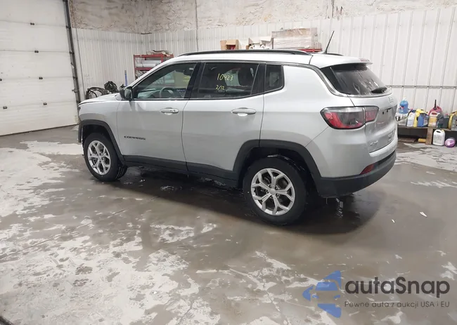 3C4NJDBNXRT117930: 44522956