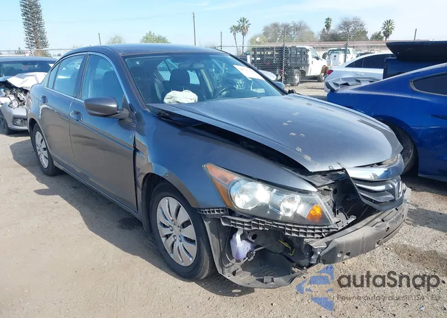 1HGCP2F30BA153353: 44522302