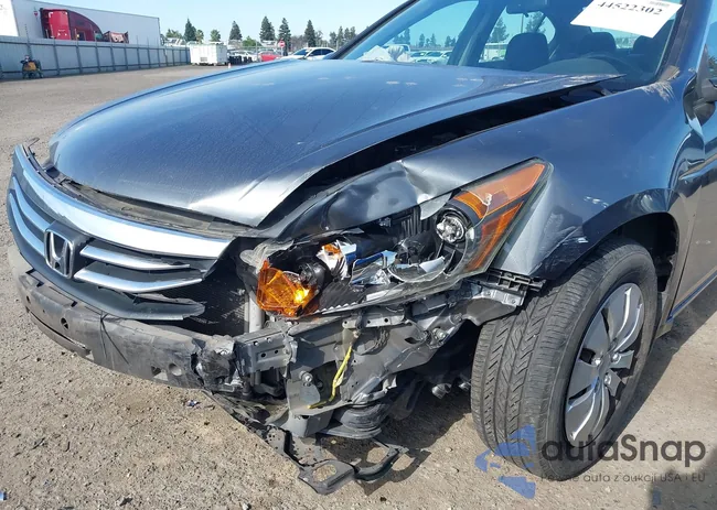 1HGCP2F30BA153353: 44522302