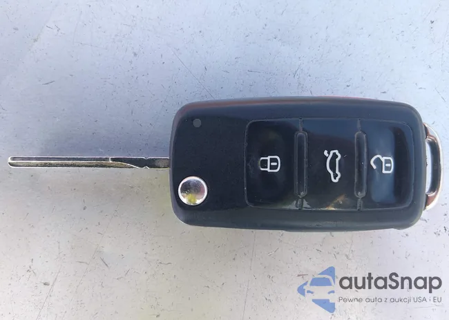 3VWF17AT3GM636053: 44523641