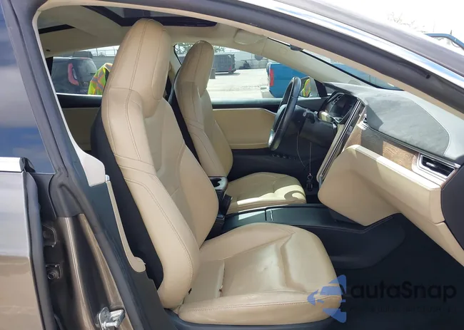 5YJSA1E18GF161012: 44523657