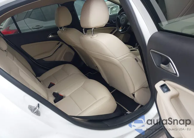 WDCTG4EB4LU023623: 44524112