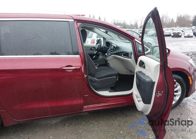 2C4RC1FG3JR157408: 44523379