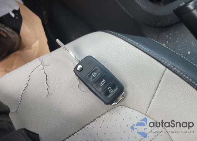 3VWD17AJ8FM225106: 44523462