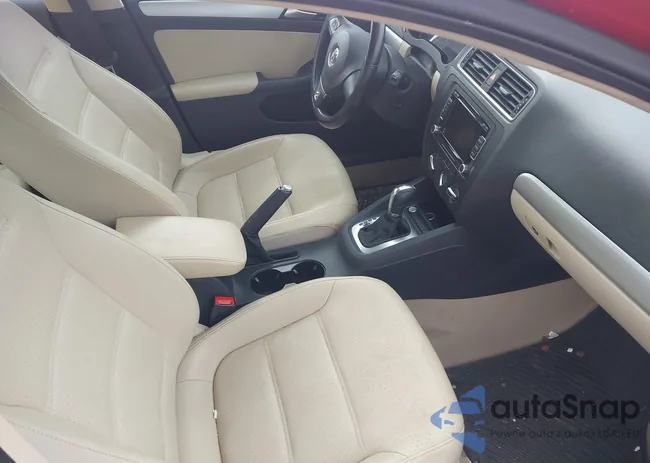 3VWD17AJ0EM385981: 44523620