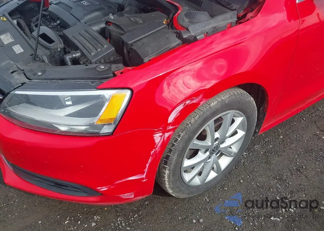 3VWD17AJ0EM385981: 44523620