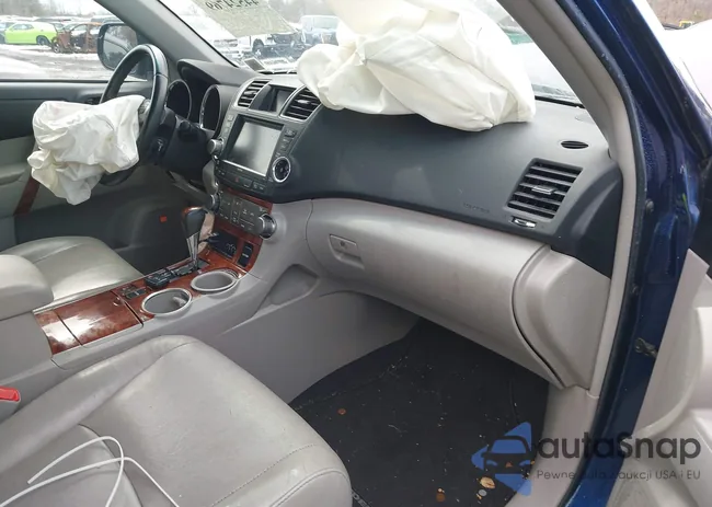 5TDDK3EH9CS157085: 44524769