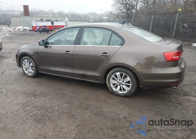 3VWD17AJ0FM239811: 44525731