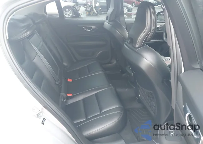 7JRL12TZ9NG162712: 44525250