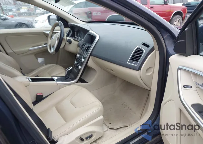 YV440MDK8F2737297: 44525410