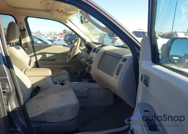 1FMCU0DG8AKD25621: 44526610