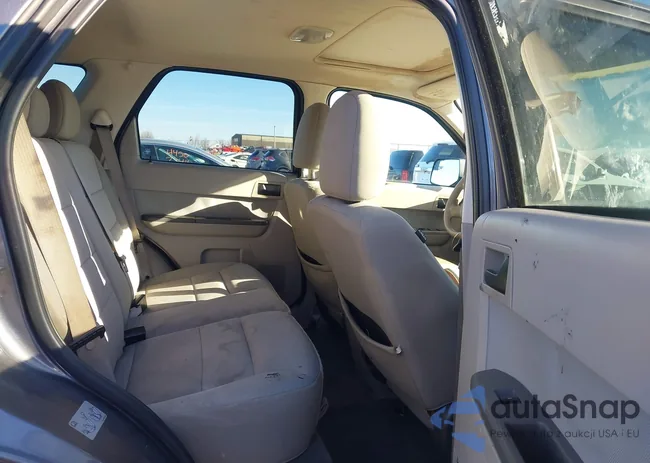 1FMCU0DG8AKD25621: 44526610