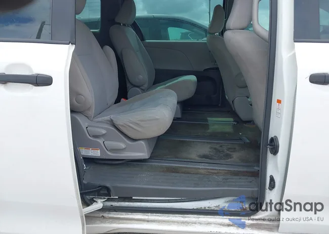 5TDZZ3DC2HS859358: 44526848