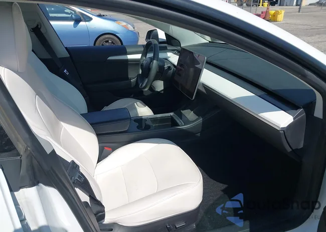 5YJ3E1EA6MF989726: 44527118