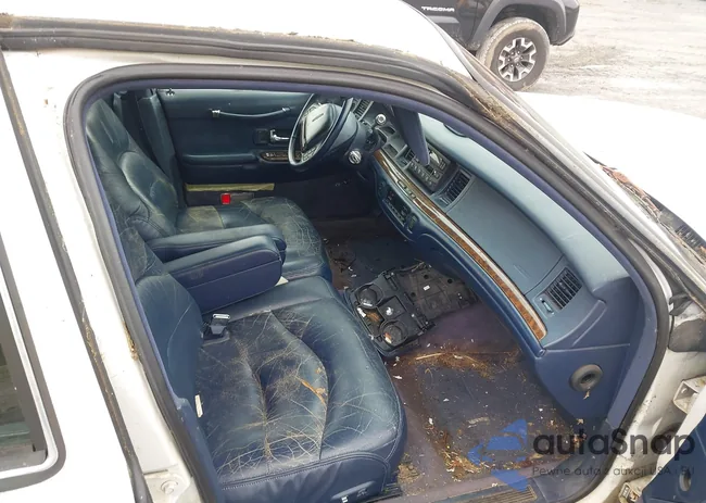 1LNLM82W6SY642630: 44526350