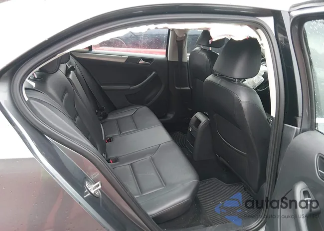 3VWD17AJXFM322355: 44526559