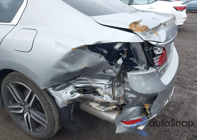 1HGCR2F5XGA158952: 44527694