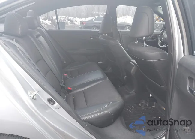 1HGCR2F5XGA158952: 44527694