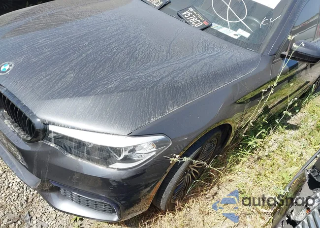 WBAJA9C5XJB250975: 44527736