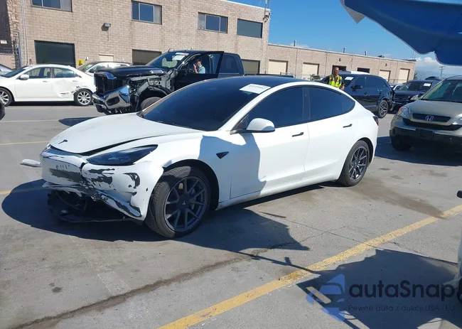 5YJ3E1EAXPF458517: 44529002