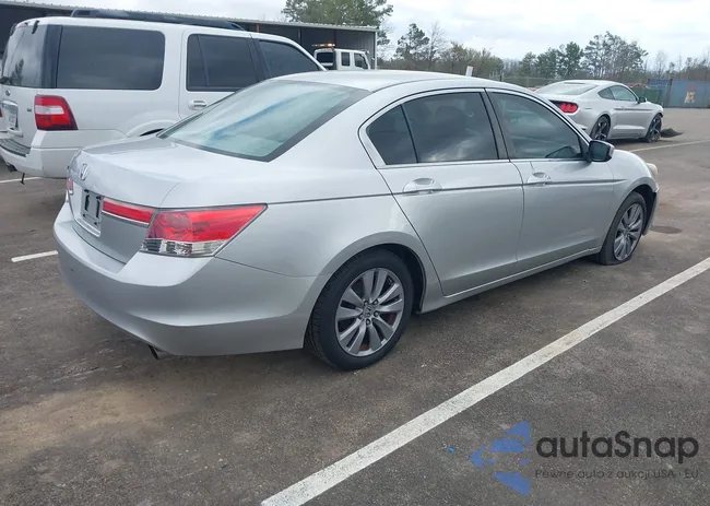 1HGCP2F78BA014591: 44529793