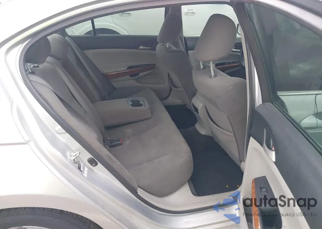 1HGCP2F78BA014591: 44529793