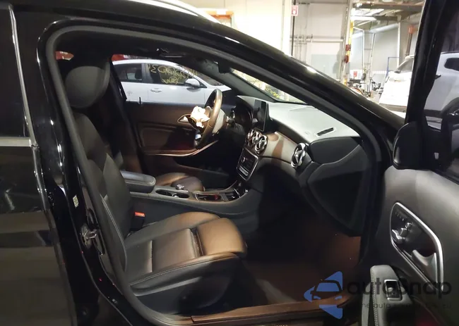 W1NTG4GB4LJ695677: 44530034