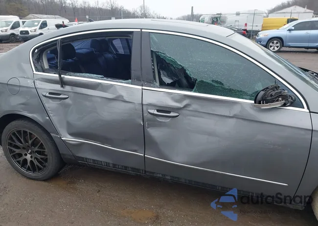 WVWEK73C28P044423: 44530180