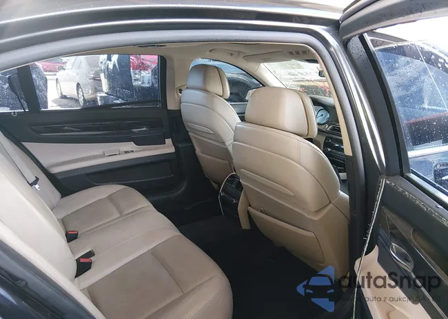 WBAKB8C57BCY66849: 44529344