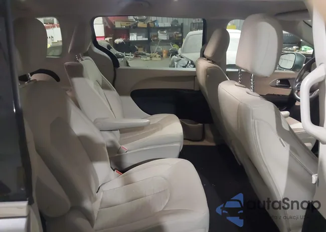 2C4RC1H78JR332961: 44530850