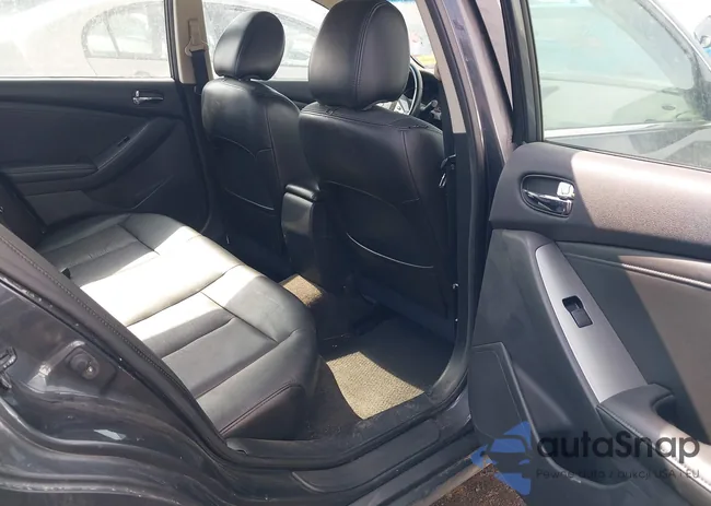 1N4AL21E59N548521: 44530951