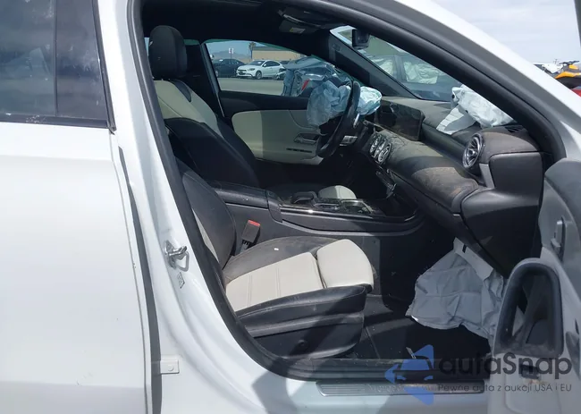 WDD3G4EB3KW022316: 44530317