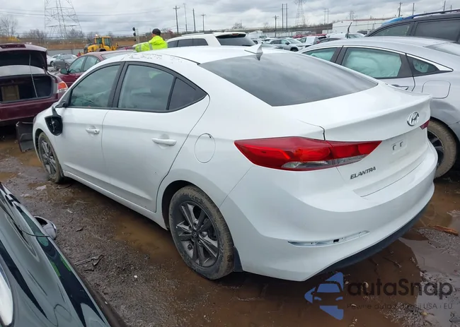 5NPD84LF2JH340403: 44531671