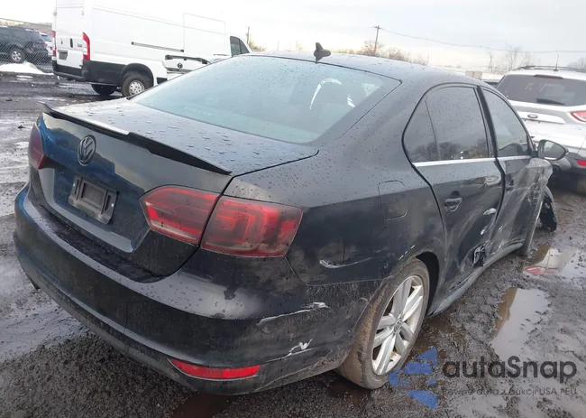 3VW4S7AJ2EM233875: 44531960