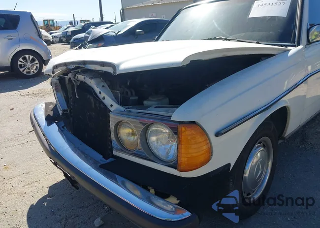 WDBAB23AXDB401174: 44531527