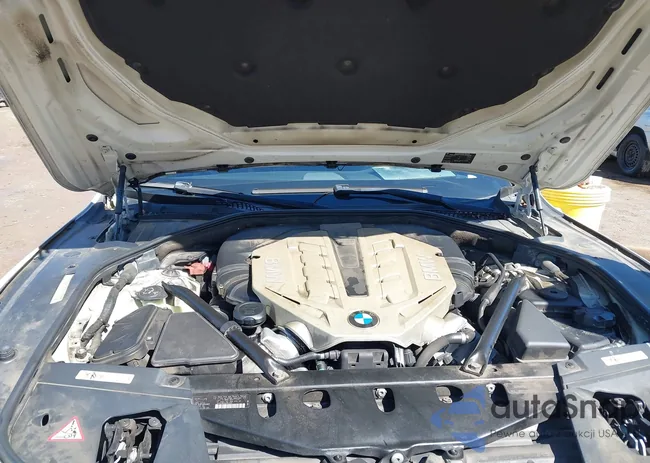 WBAKB8C58ACY63165: 44531582