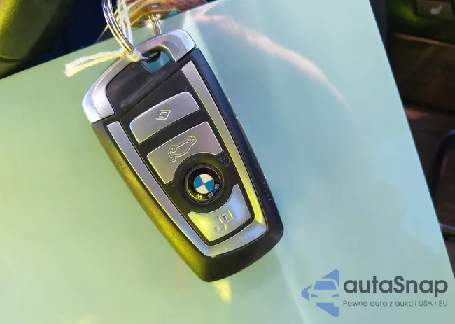 WBAKB8C58ACY63165: 44531582