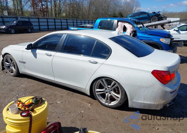 WBAKB8C58ACY63165: 44531582