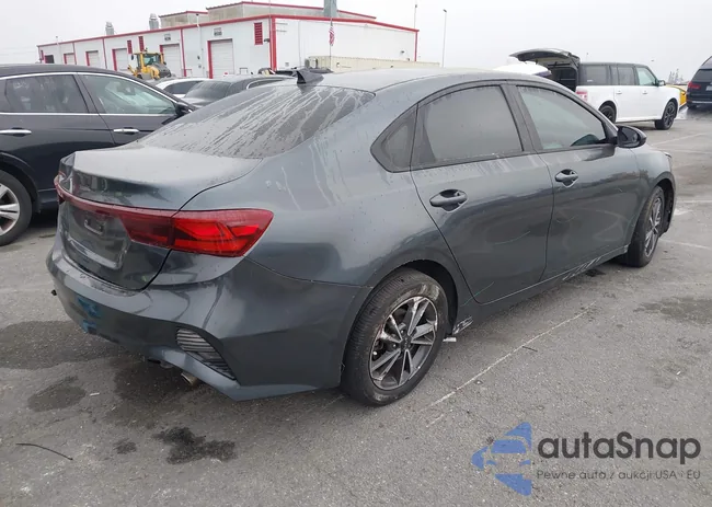 3KPF24AD9NE482057: 44532859