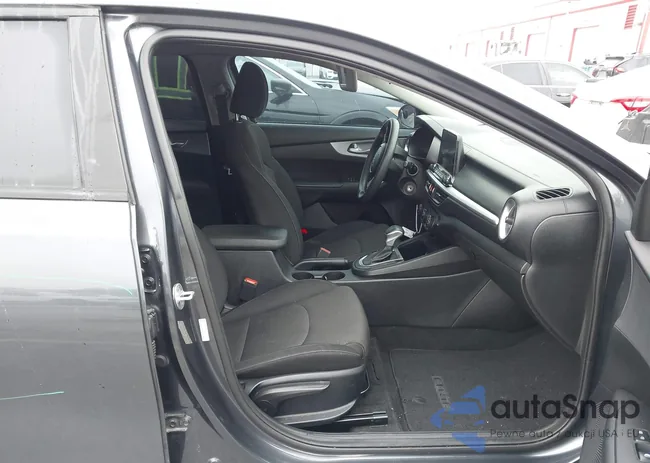 3KPF24AD9NE482057: 44532859