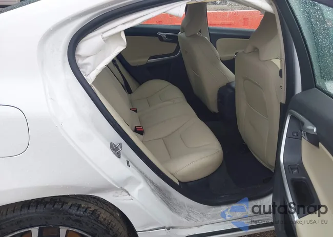 YV140MTL3J2460848: 44532209