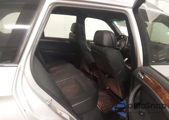 5UXFE43528L028739: 44532557