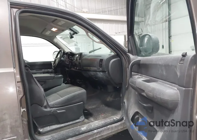 2GCEK13M371589273: 44533950