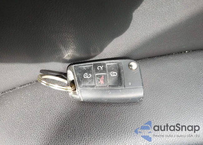 3VW4T7AUXFM037580: 44533267