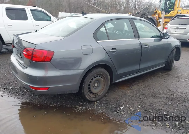 3VW5A7AJ3CM014444: 44533417