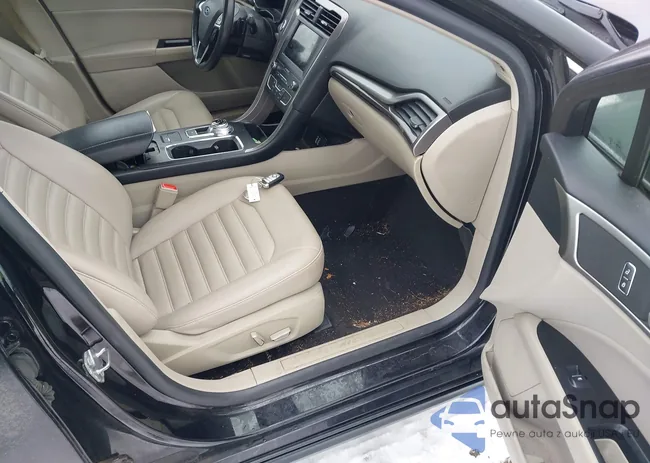 3FA6P0CD7KR225948: 44535644