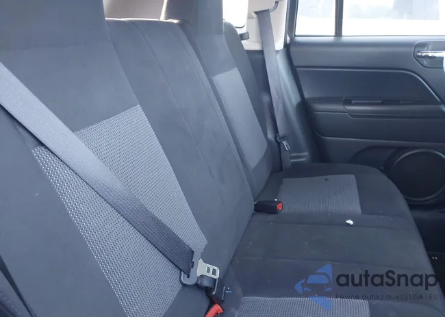 1C4NJCBA3GD742924: 44536122