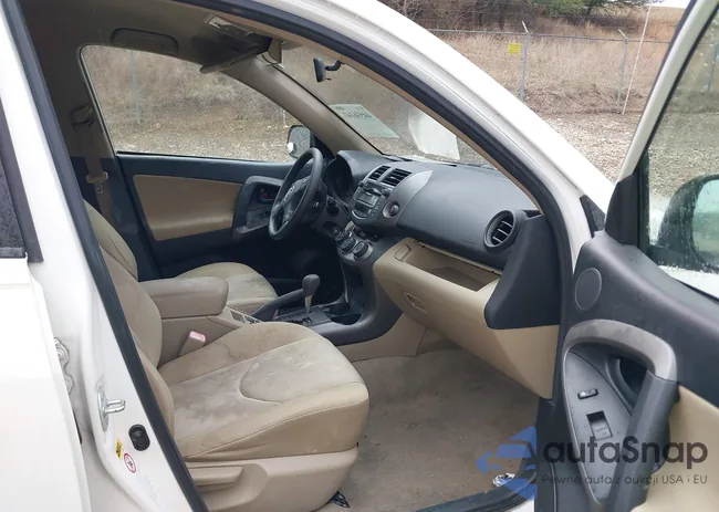 JTMZF33V895008135: 44536147