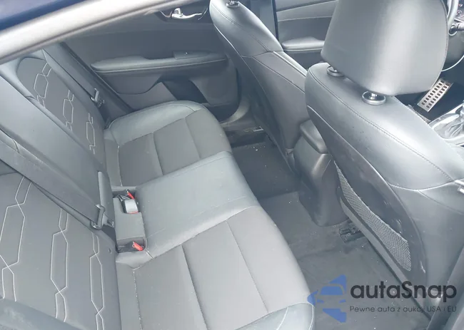 3KPF34AD5ME390570: 44537030